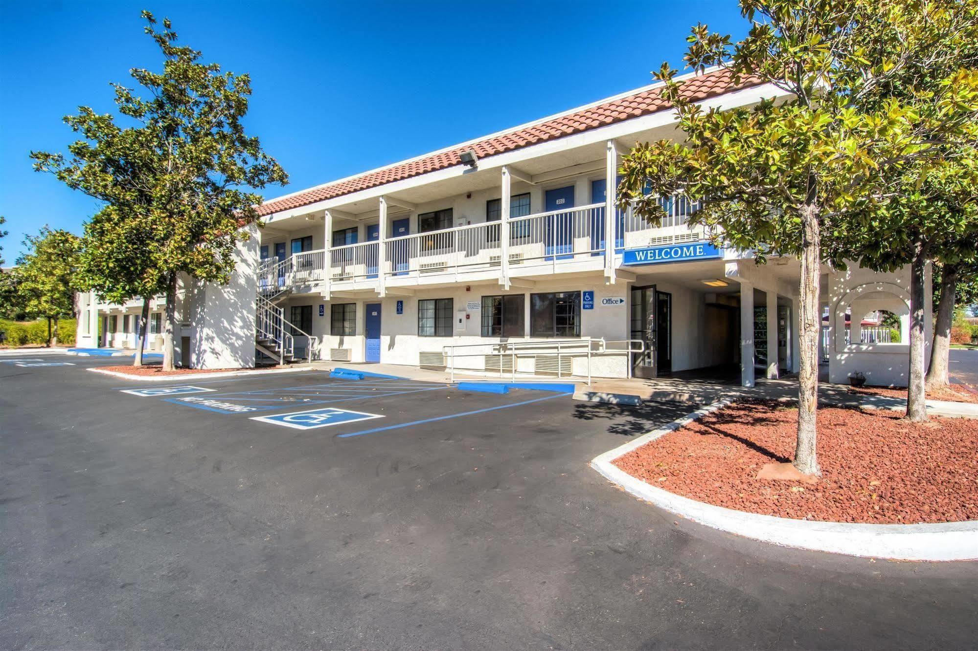 Motel 6-Redding, Ca - South Exterior foto