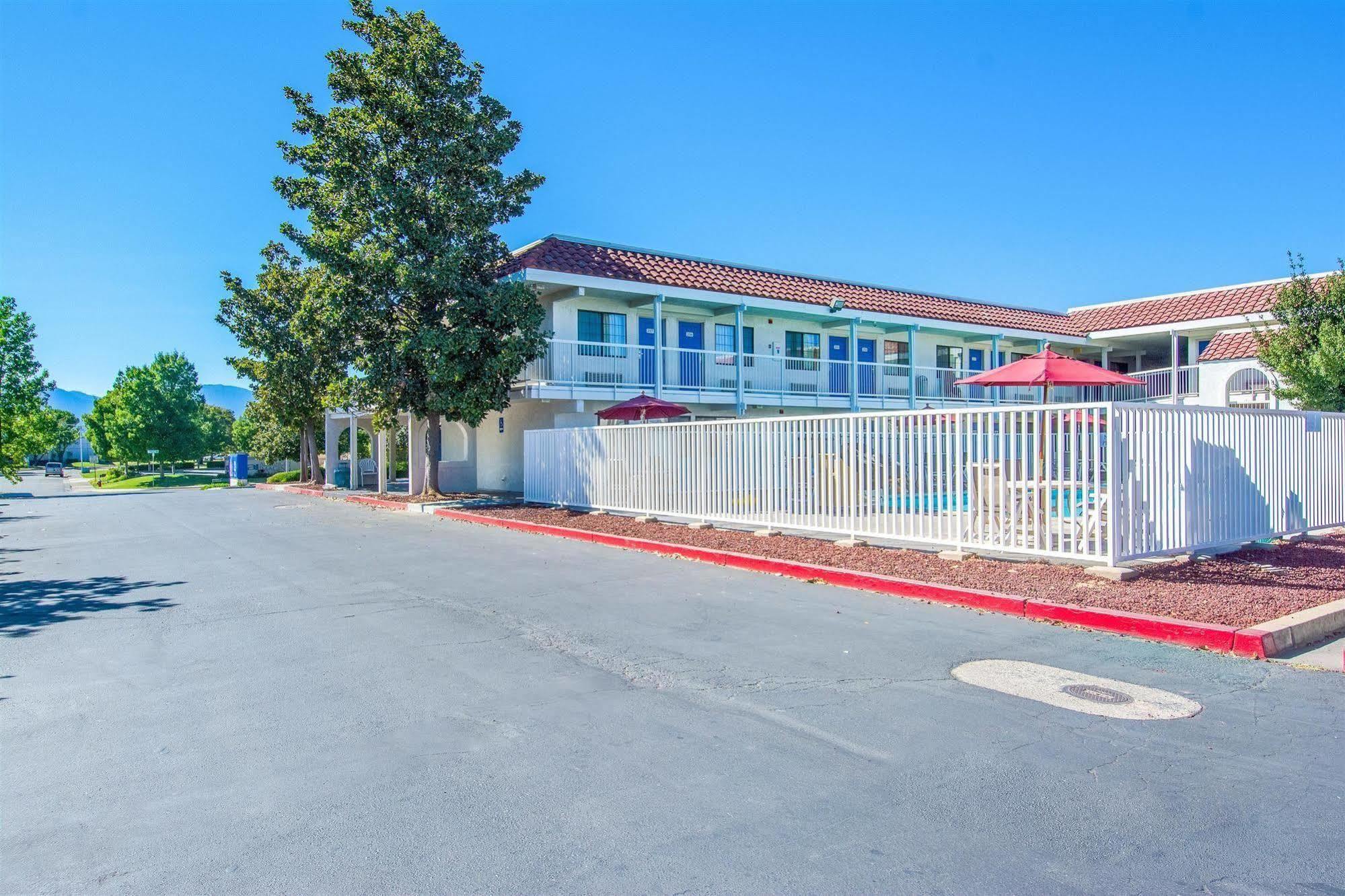 Motel 6-Redding, Ca - South Exterior foto