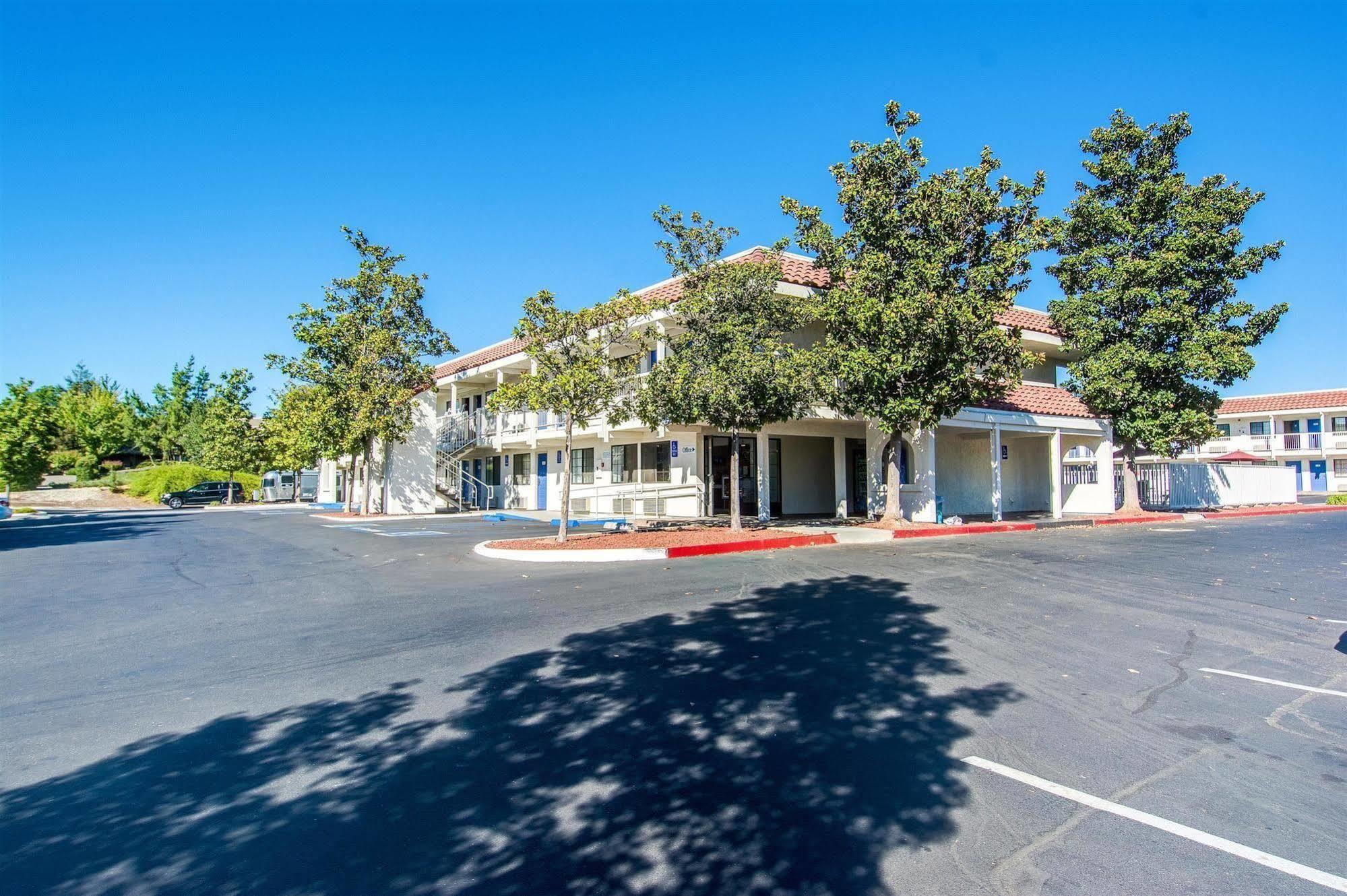 Motel 6-Redding, Ca - South Exterior foto