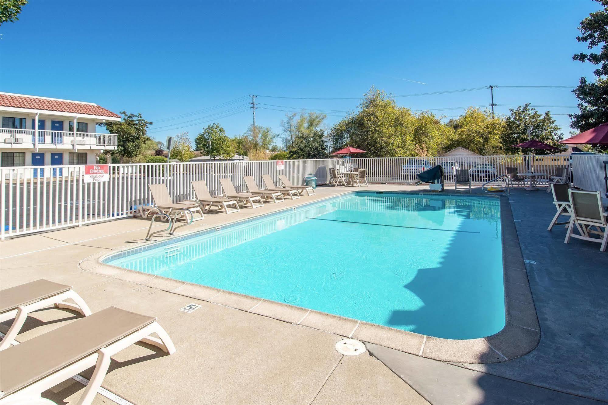 Motel 6-Redding, Ca - South Exterior foto