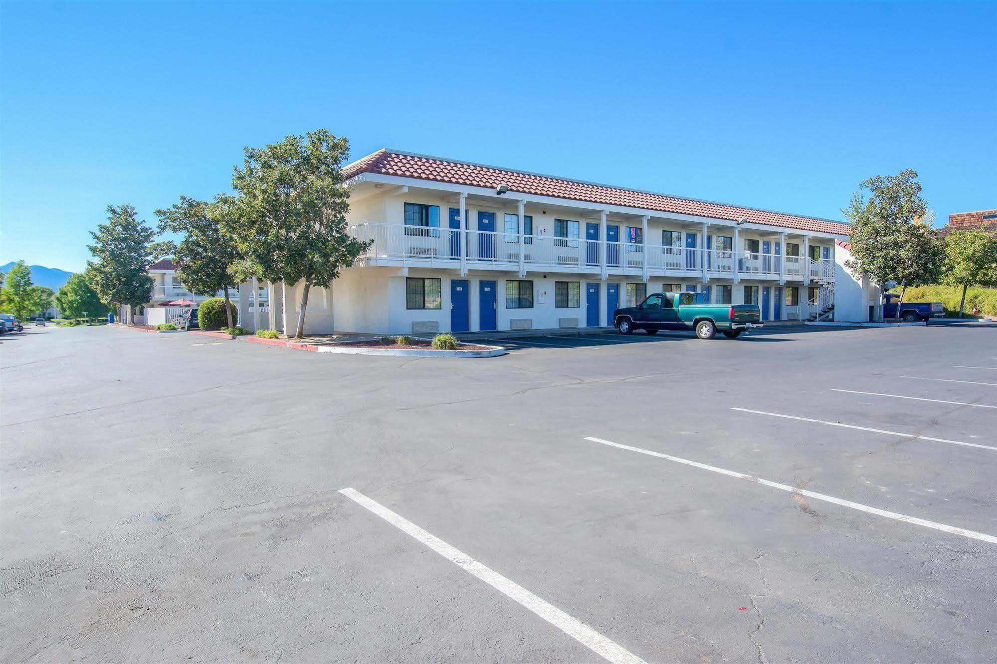 Motel 6-Redding, Ca - South Exterior foto